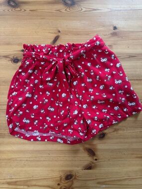 Hollister Red Floral Paperbag Waist Women's Shorts